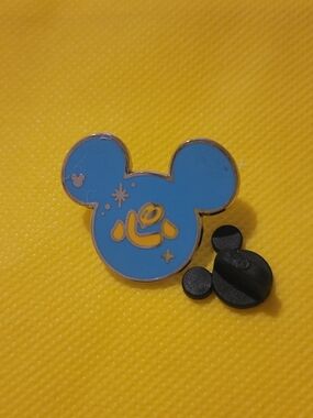 Disney Blue Mickey-Shape Enamel Pin - Hidden Mickey Trading Pin